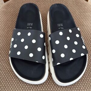NWOT papillio by Birkenstock black & white polka dot platform slides, size EU 39